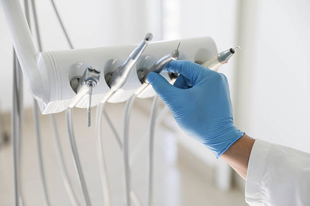 Professional Emergency Dentist technician working in Chattahoochee, FL